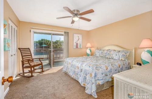 New Smyrna Beach House | STEPS from Flagler Avenue! Charming Home with Private Garage and Full Kitchen!