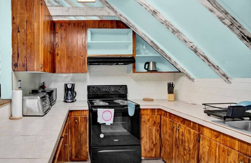 Nassau House | Steps to BEACH & Near BAHA MAR - Cozy 3bd Villa #1