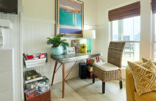 Port Bolivar House | Steps to Bolivar Beach Home with Deck and Grill