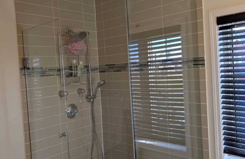 East Credit House | Steps to Heartland Town Centre! Cozy Home with a Huge Backyard