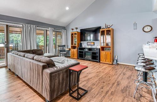 Cape Royale House | Steps to Marina Coldspring Retreat with Lake View