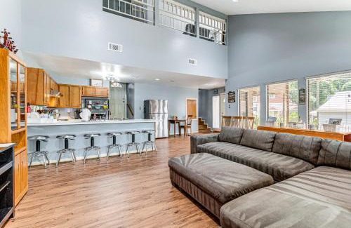 Cape Royale House | Steps to Marina Coldspring Retreat with Lake View