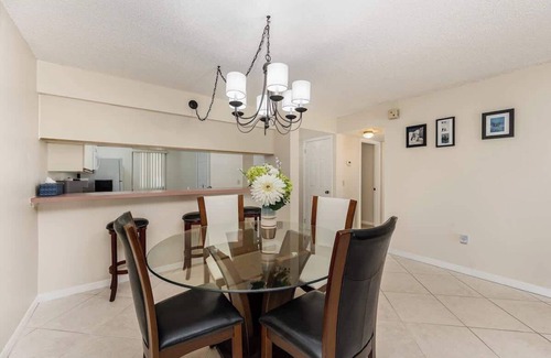 Cocoa Beach Condo | Steps to Sand! Ground-Floor 2BR by Pool