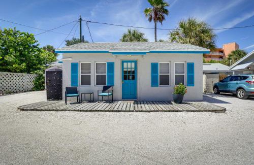 Indian Rocks Beach House | Steps to Seawall Cozy Indian Rocks Beach Cottage