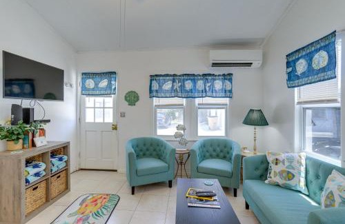 Indian Rocks Beach House | Steps to Seawall Cozy Indian Rocks Beach Cottage
