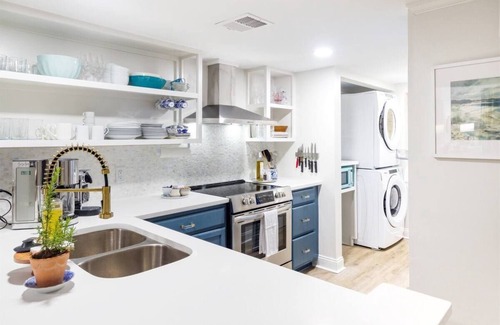 Hilton Head Island Condo | Steps to the Beach - Perfect All-Season Getaway