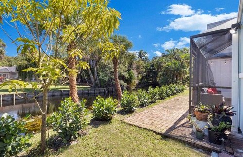 Palm Beach Gardens House | Steps to Water/Minutes to BEACH, BBQ, Fire Pit!