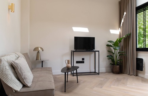 Hoorn House | Stijlvolle Tiny House met Parkeerplek in Hoorn