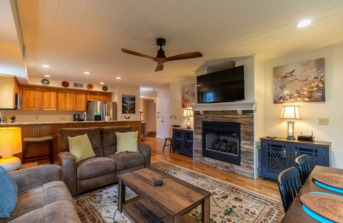 Foscoe House | Still Point At Echota - Mountain Views, Great Community Amenities with indoor+outdoor pools,gym