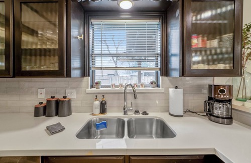 Southwood Valley House | Stocked Kitchen & Bath ✦ King Beds ✦ Smart TV/Fast WiFi ✦ 10 Minutes to A&M