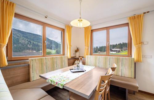 Monguelfo Apartment | Stoffnerhof Apt Sonnenblume