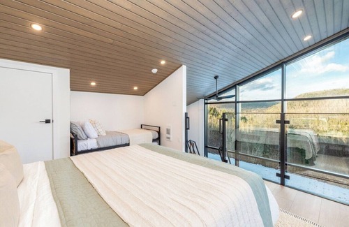 Waterford Cabin | STOKE Luxury Cabin 2 with Epic Views