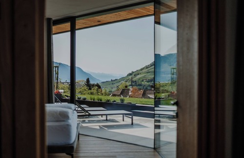 Lagundo Apartment | Stollhof. new suite in an exclusive & quiet location in Algund near Meran