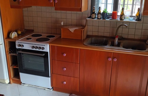 Galatas House | Stone House Among the Trees with Private Garden, Terrace & Wi-Fi