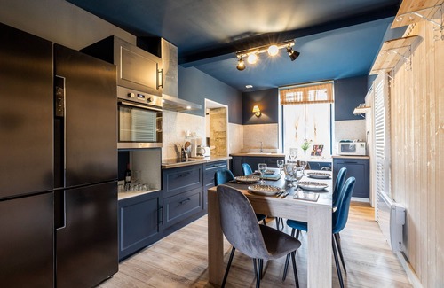 Vertheuil House | Stone House with Pool and Wellness Area