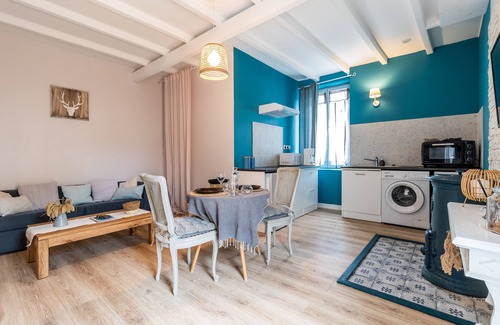 Vertheuil House | Stone House with Pool and Wellness Area