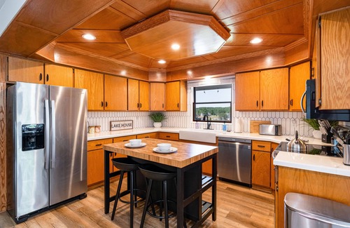 Cadillac House | Stone Ledge Lake Getaway