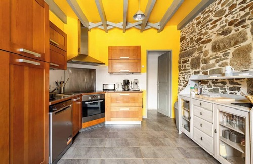 Plerguer House | Stone manor house in equestrian center near saint malo/mont saint michel