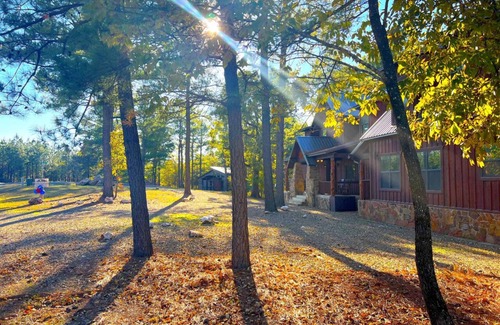 Broken Bow Apartment | Stone Mountain Lodge Luxurious Rustic Retreat