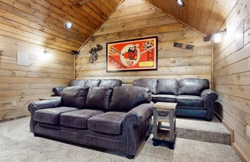 Gatlinburg - Pigeon Forge House | Stone Timber