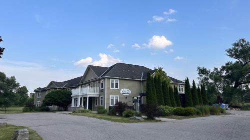 St. Mary's Hotel | Stone Willow Inn