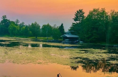 North Kawartha House | Stoney Lake Cottage with Private Dock by Leavetown Vacations