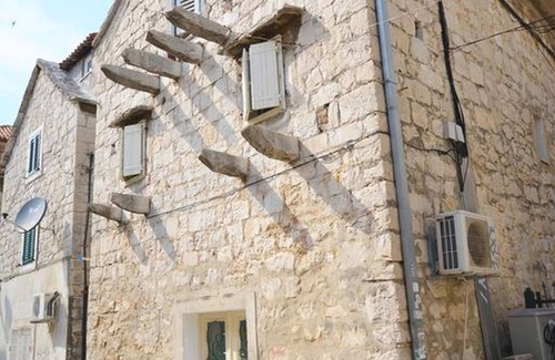 Split Apartment | Storia di Spalato I. Situated in romantic neighborhood in charming stone house!