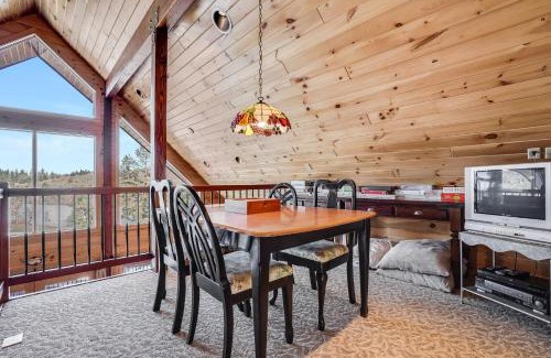 Lyle House | Straight From The Heart cabin