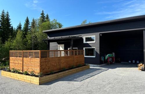 Luoto Ski Chalet | StrandRo - mökki järven rannalla