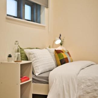 Stratford and New Town Apartment | Stratford, London E15 - modern Studio for 3