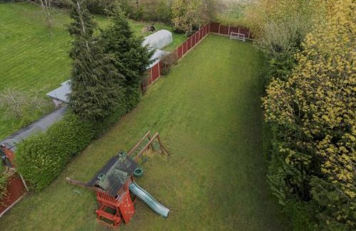 Wixford House | Stratford-upon-Avon 4BR Family Mansion on 1 acre with Pool, Gym & BBQ!