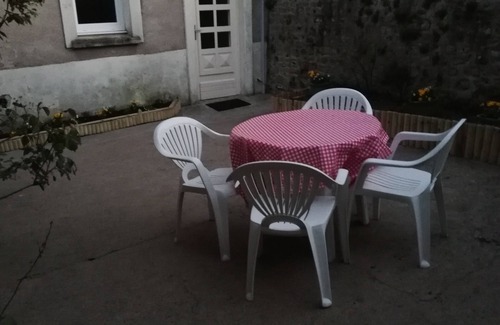 Courbouzon House | STRAW OF WHEAT whole house WIFI