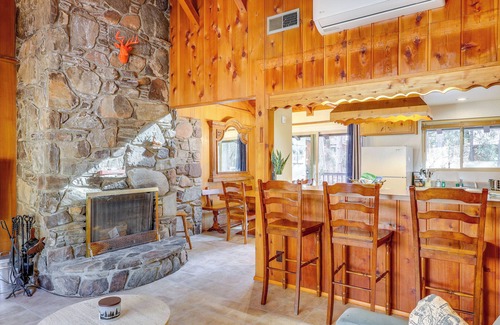 Idyllwild Cabin | Strawberry Creek Gem w/Deck, Walk to Town!