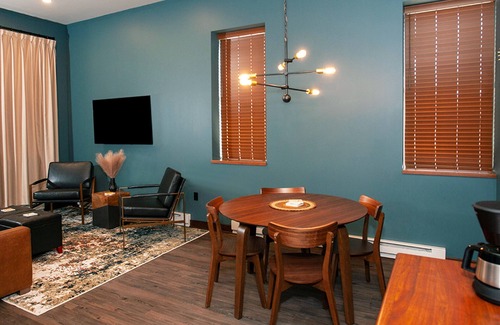Downtown - Waterfront Apartment | Street View Queen Suite - Spectacular Views of Downtown Duluth's Superior Street