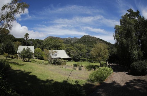 Constantia House | Strelitzia Cottage