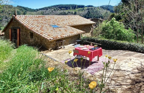 Saint-Martin-de-Valamas House | Striking authentic cottage in the Auvergne-Rhône-Alpes region with a wonderful mountain panorama.