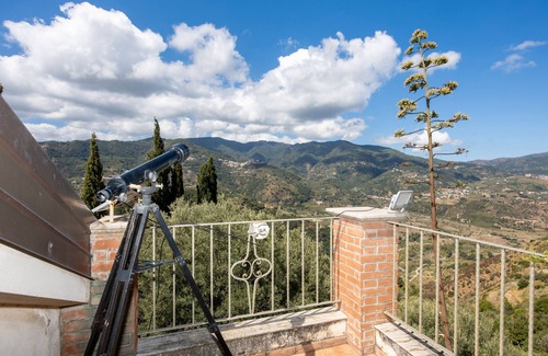 Patti Apartment | 'Stromboli' Room with Shared Terrace, Communal Garden and Air Conditioning