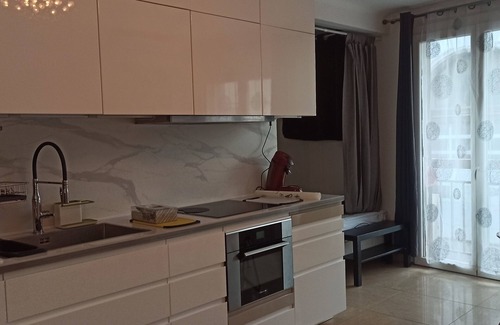 Lemasson Apartment | Studio Agreable Très Proche du Centre de Ville et Moyen de Transport