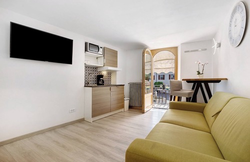 Pieve House | Studio Apartment 'Casa Ciarii 2' with Mountain View, Private Terrace and Wi-Fi