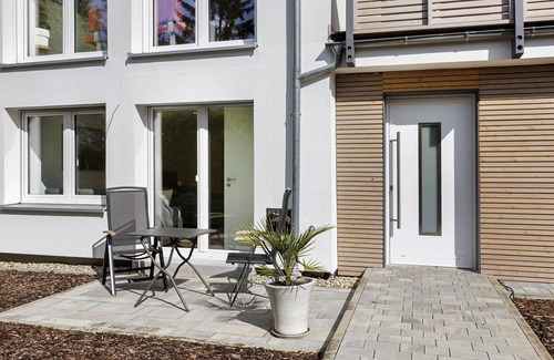 Creidlitz Apartment | Studio Apartment 'Ferienwohnung 1 Coburg-Creidlitz' with Private Terrace