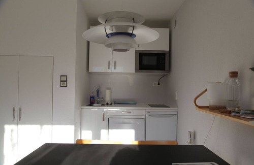 Birgitz Apartment | Studio Apartment 'Gartenstudio Peony' with Mountain View, Private Terrace and Wi-Fi