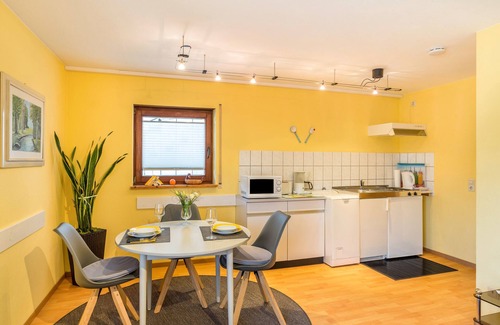 Scheuern Apartment | Studio Apartment 'Gernsbach' with Private Terrace and Wi-Fi