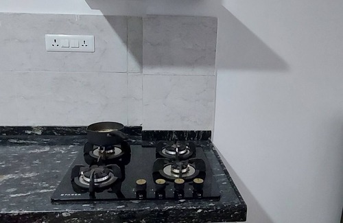 Wagholi Apartment | Studio Apartment in Kharadi. cozy apartment in enjoyable Pune with WiFi, AC