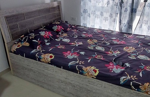 Wagholi Apartment | Studio Apartment in Kharadi. cozy apartment in enjoyable Pune with WiFi, AC