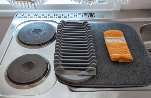 Mikri Vigla Apartment | Studio Apartment 'Maroulis Studios - 6' with Private Garden, Wi-Fi and Air Conditioning