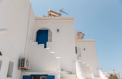 Mikri Vigla Apartment | Studio Apartment 'Maroulis Studios - 7' with Private Garden, Wi-Fi and Air Conditioning