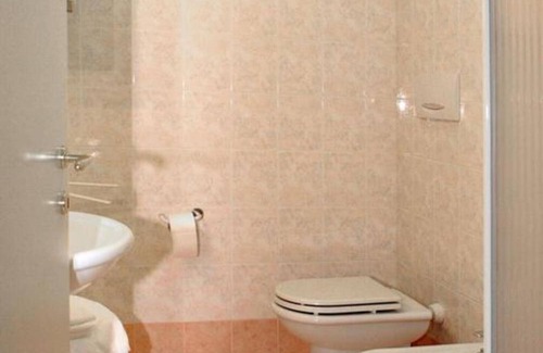 Old Town Apartment | Studio Apartment 'Monolocale Isola Di Pasqua Caorle' with Shared Garden, Wi-Fi and Air Conditioning