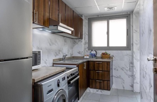 Al Muraqqabat House | Studio Apartment Near Al Shamsi Building By Luxury Bookings