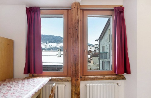 Bormio Apartment | Studio Apartment 'Premesan' with Mountain View and Wi-Fi