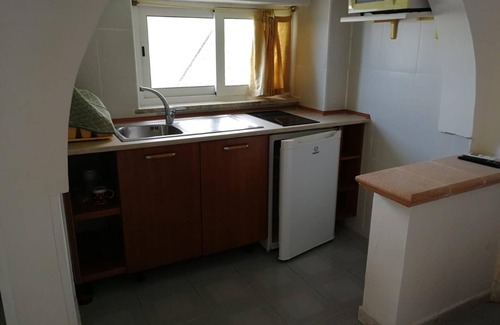 Anzio Apartment | Studio apartment, sea front, terrace, floor 1 (Poppy)
